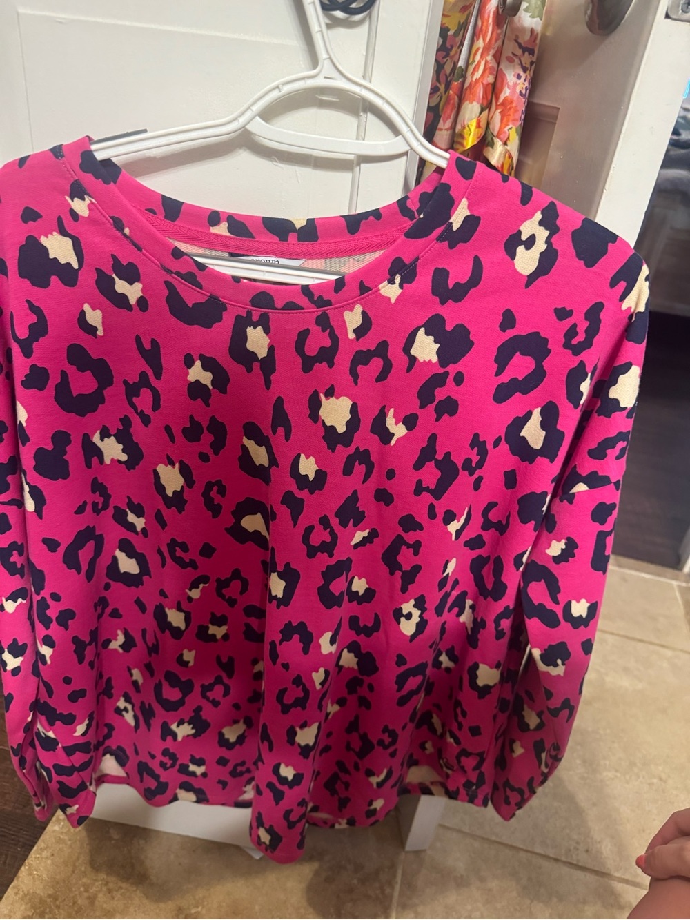 crown & ivy Hot Pink Leopard Print Long Sleeve Top